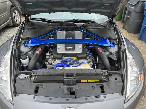 Used 2015 Nissan 370Z Touring image 15