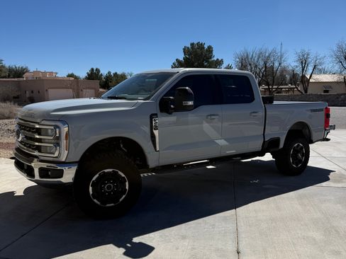 Used 2026 Ford F250 Lariat w/ Tremor Off-Road Package image 8