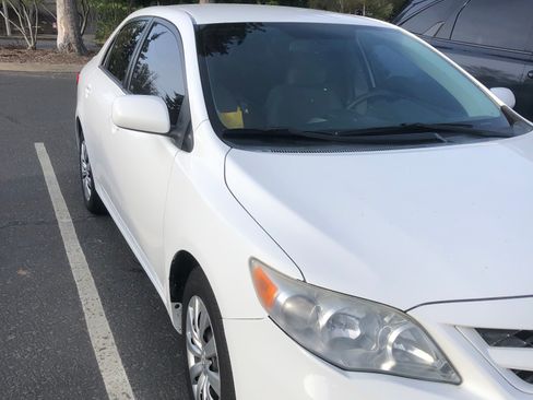 Used 2012 Toyota Corolla LE image 8