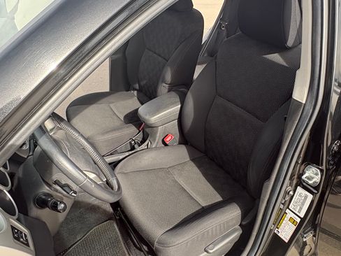 Used 2009 Pontiac Vibe AWD w/ Sun And Sound Package image 13