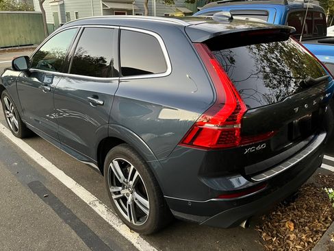 Used 2019 Volvo XC60 T6 Momentum w/ Advanced Package image 12