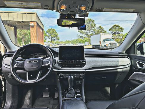 Used 2022 Jeep Compass Latitude w/ Sun and Sound Group image 12