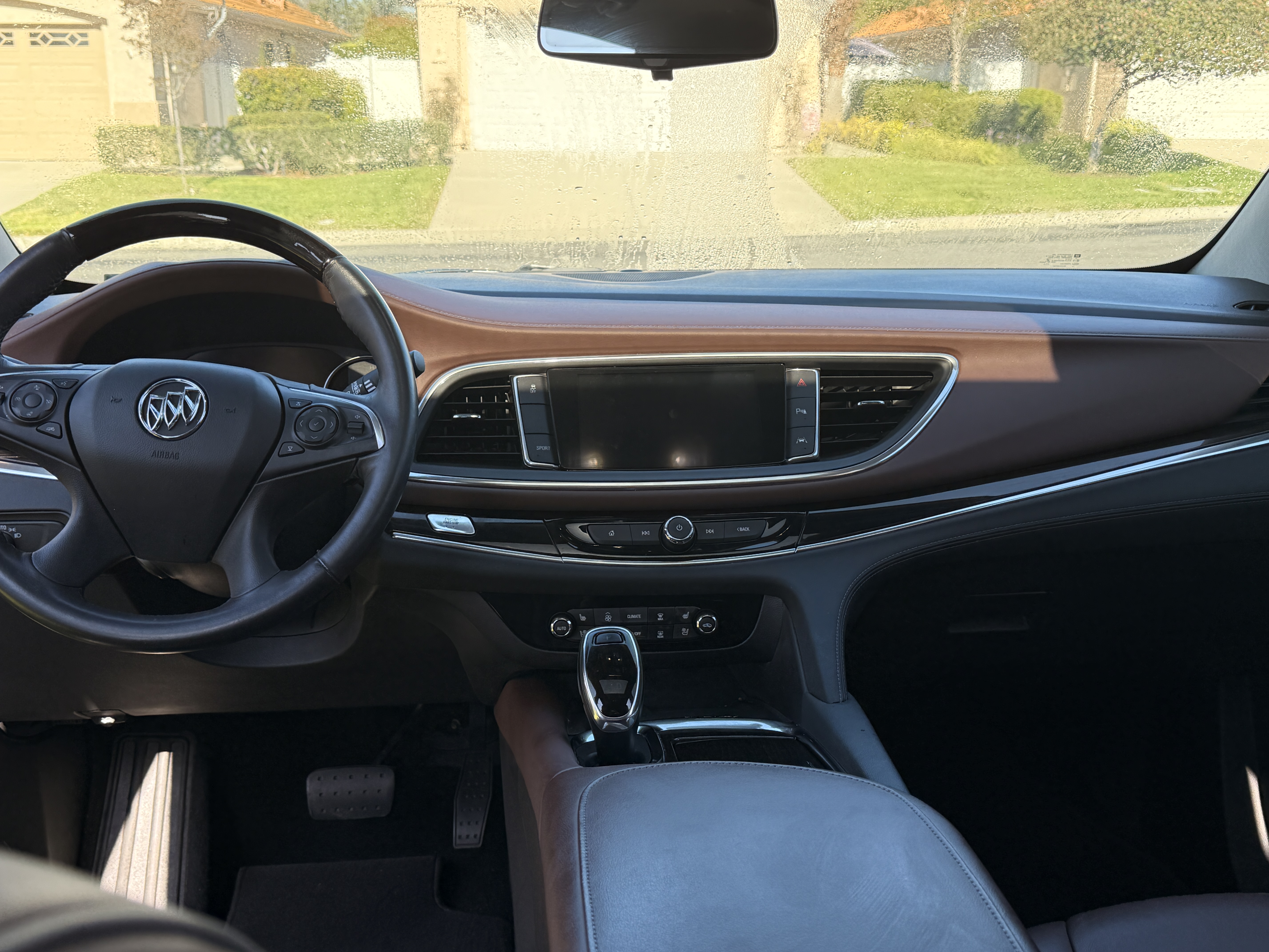 Used 2018 Buick Enclave Avenir w/ Avenir Technology Package FWD image 2