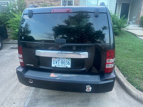 Used 2012 Jeep Liberty Limited Jet RWD image 4