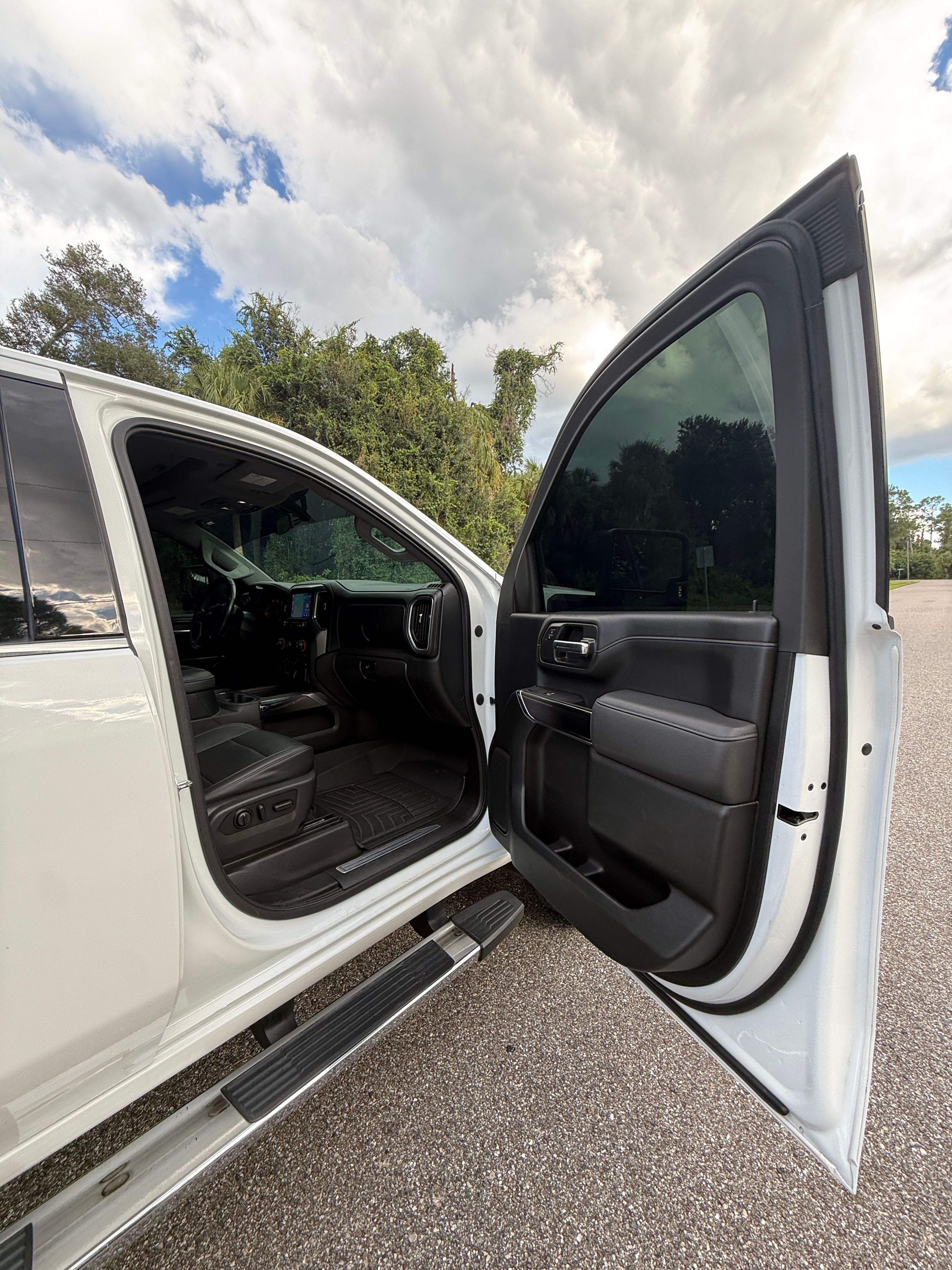 Used 2021 Chevrolet Silverado 3500 LTZ w/ LTZ Convenience Package AWD/4WD image 14