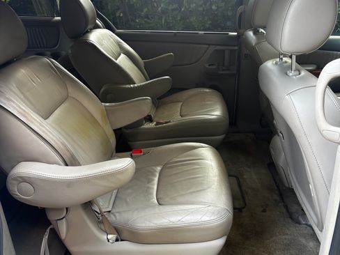 Used 2009 Toyota Sienna XLE w/ Towing Prep Pkg FWD image 14