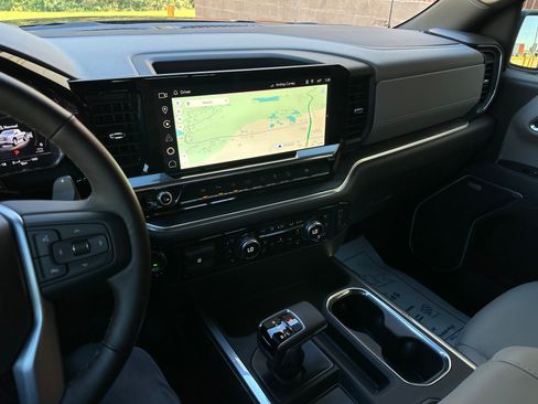 Used 2025 GMC Sierra 1500 SLT w/ SLT Premium Plus Package image 14