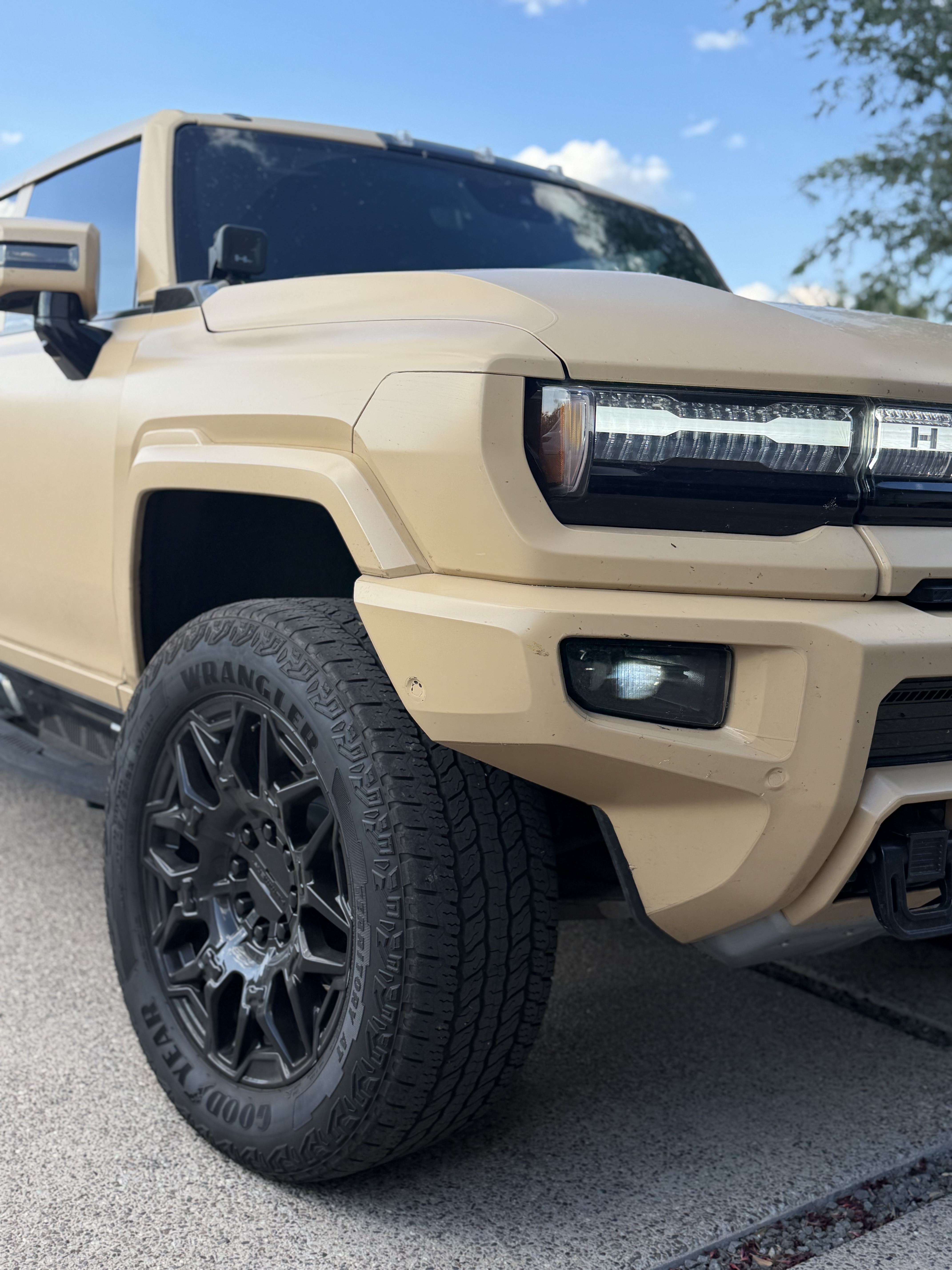 Used 2024 GMC Hummer EV 3X w/ LPO, Illumination Package AWD/4WD image 11