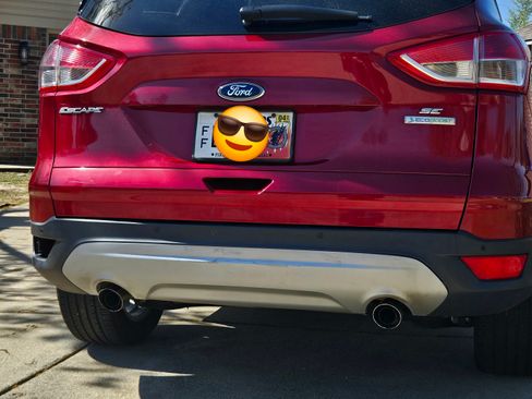 Used 2016 Ford Escape SE w/ Equipment Group 201A image 4