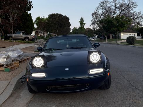 Used 1997 MAZDA MX-5 Miata RWD image 10