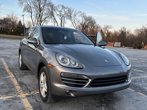 Used 2012 Porsche Cayenne image 1