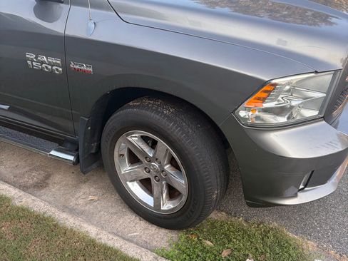 Used 2013 RAM 1500 Express RWD image 2