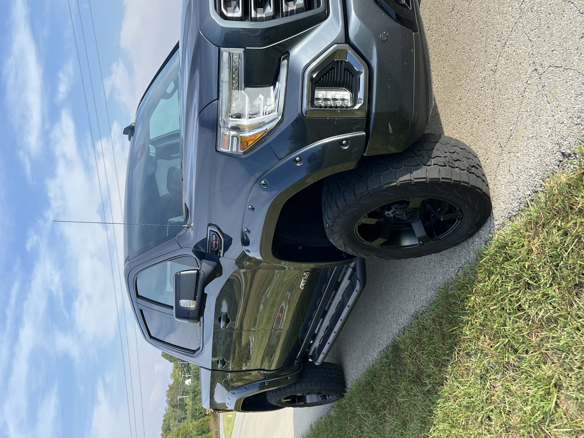 Used 2020 GMC Sierra 1500 AT4 w/ AT4 Premium Package AWD/4WD image 5