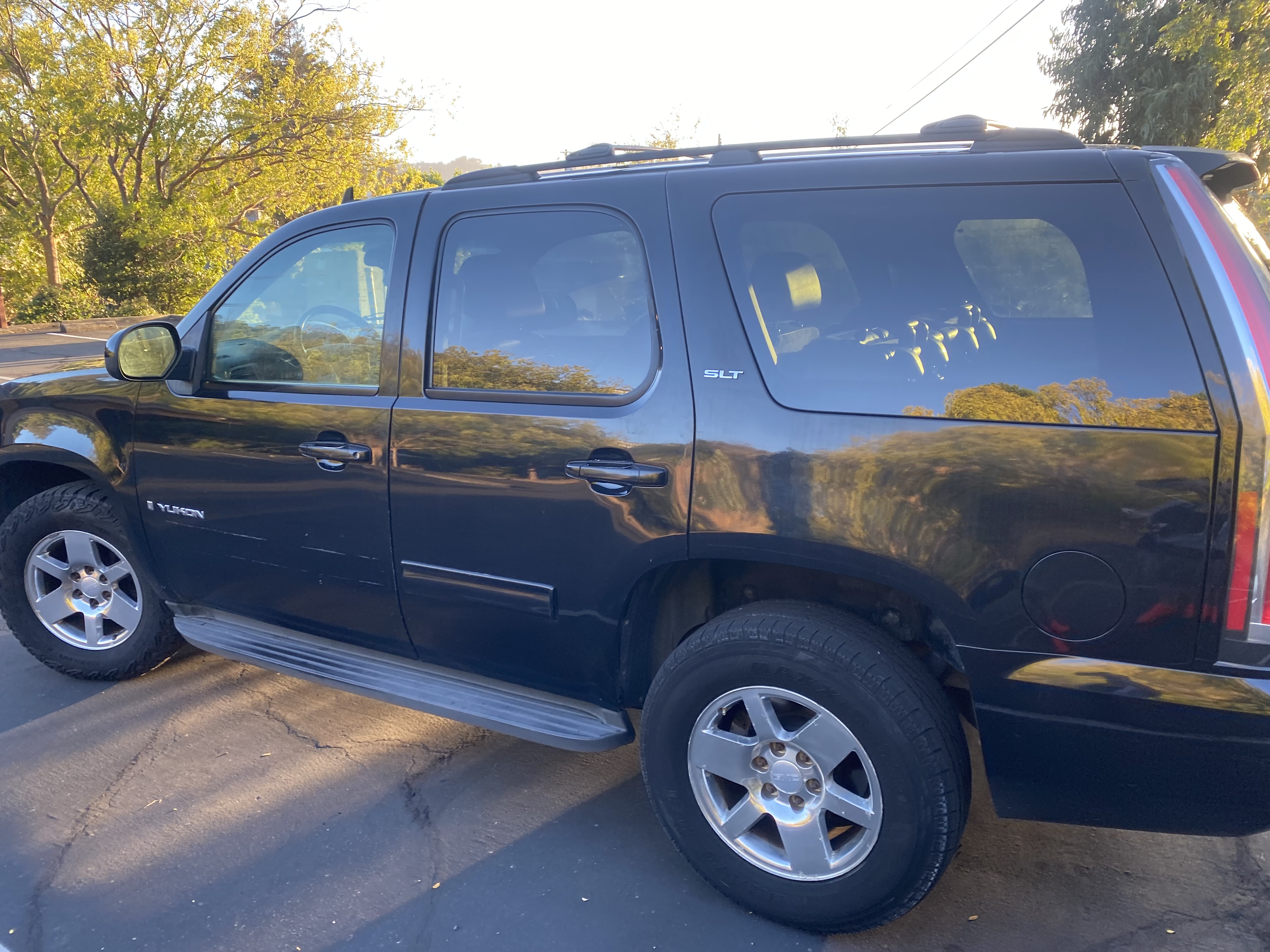 Used 2009 GMC Yukon SLT RWD image 4