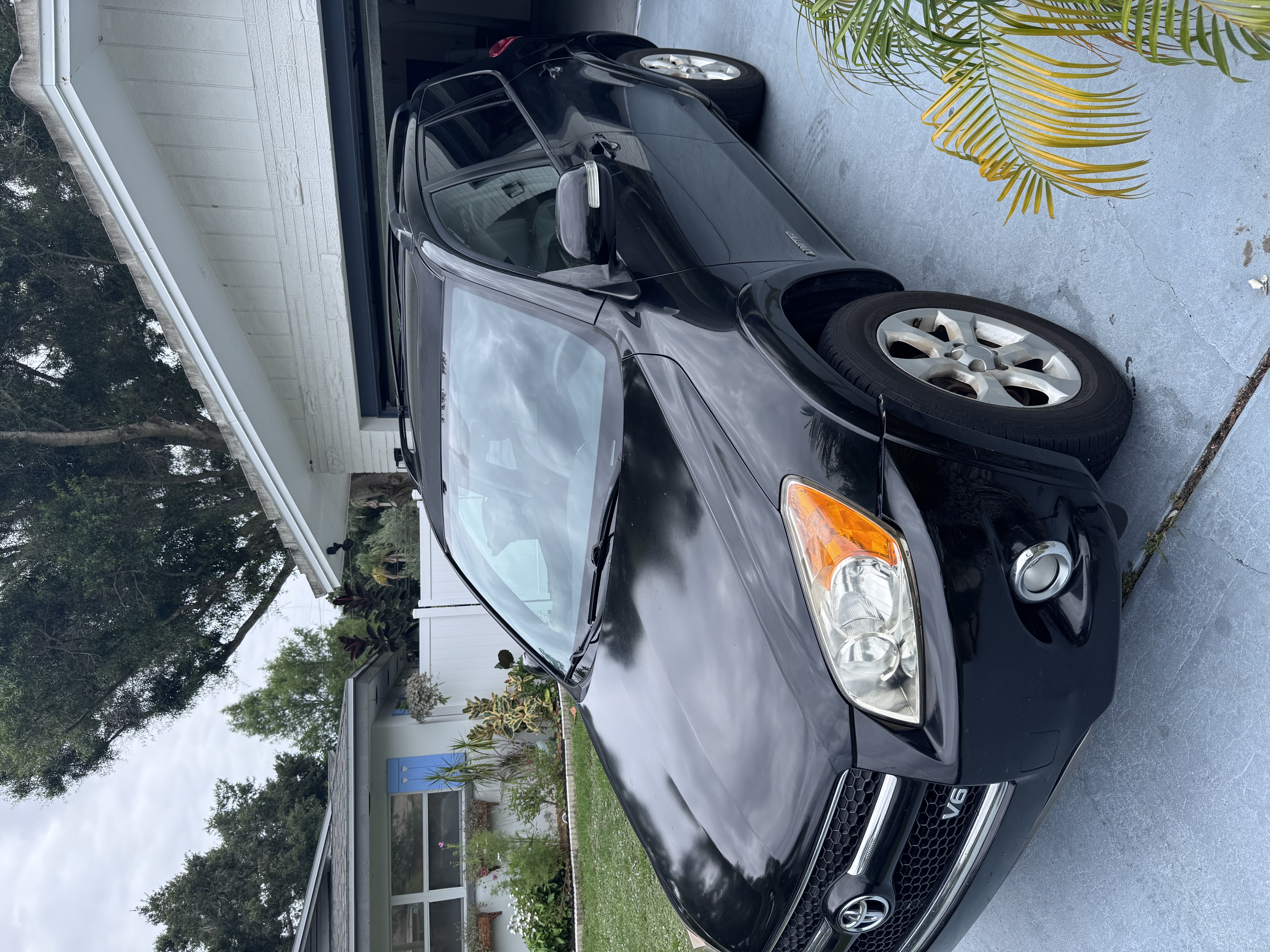 Used 2010 Toyota RAV4 Limited AWD/4WD image 1
