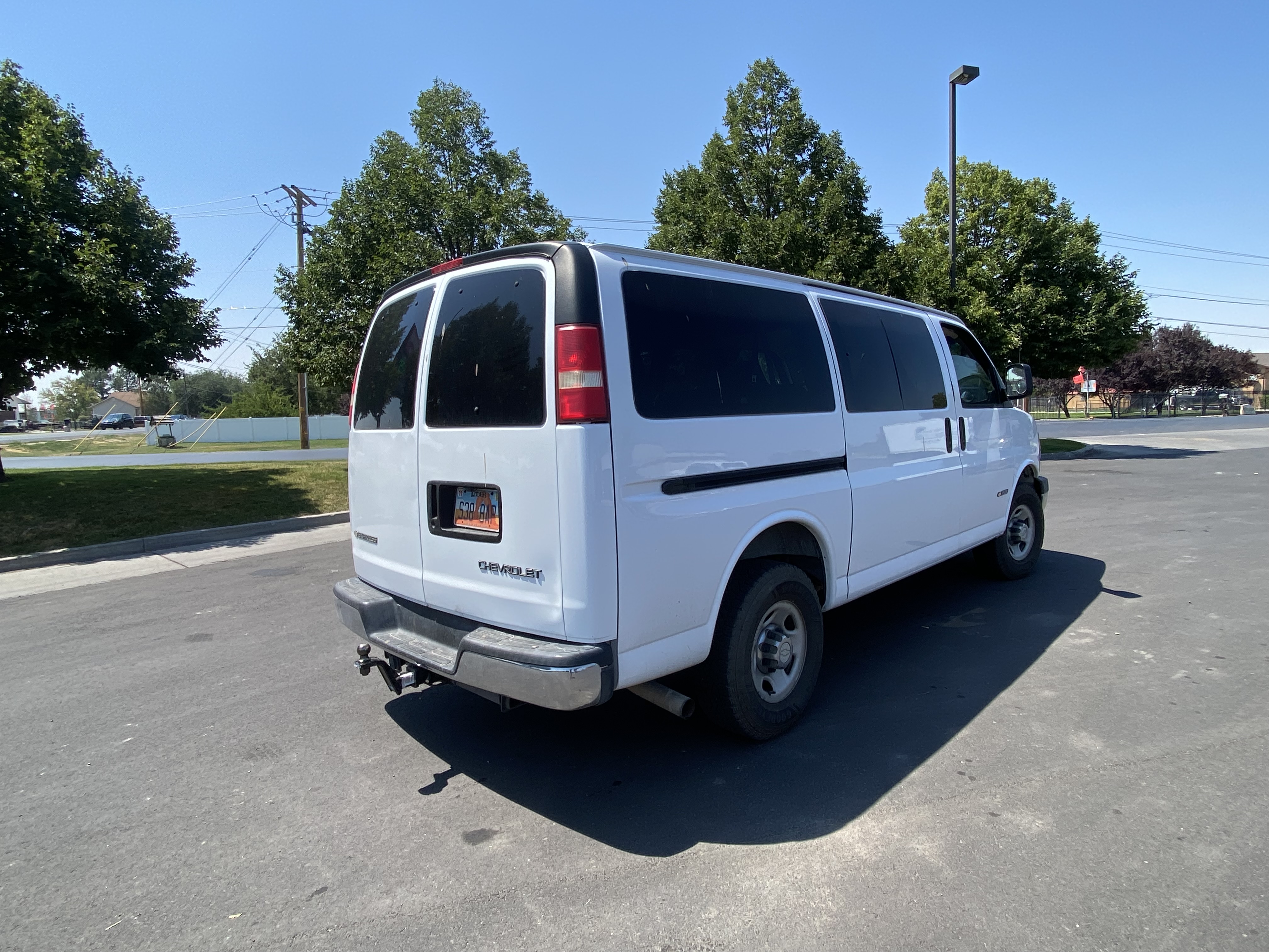 Used 2006 Chevrolet Express 3500 Passenger w/ LT Preferred Equipment Group RWD image 5