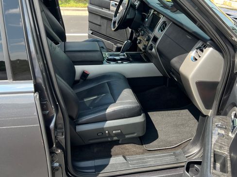 Used 2015 Ford Expedition Limited w/ Equipment Group 301A AWD/4WD image 31