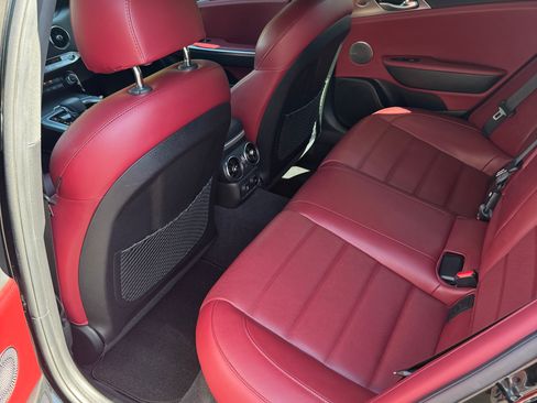 Used 2020 Kia Stinger GT2 RWD image 12