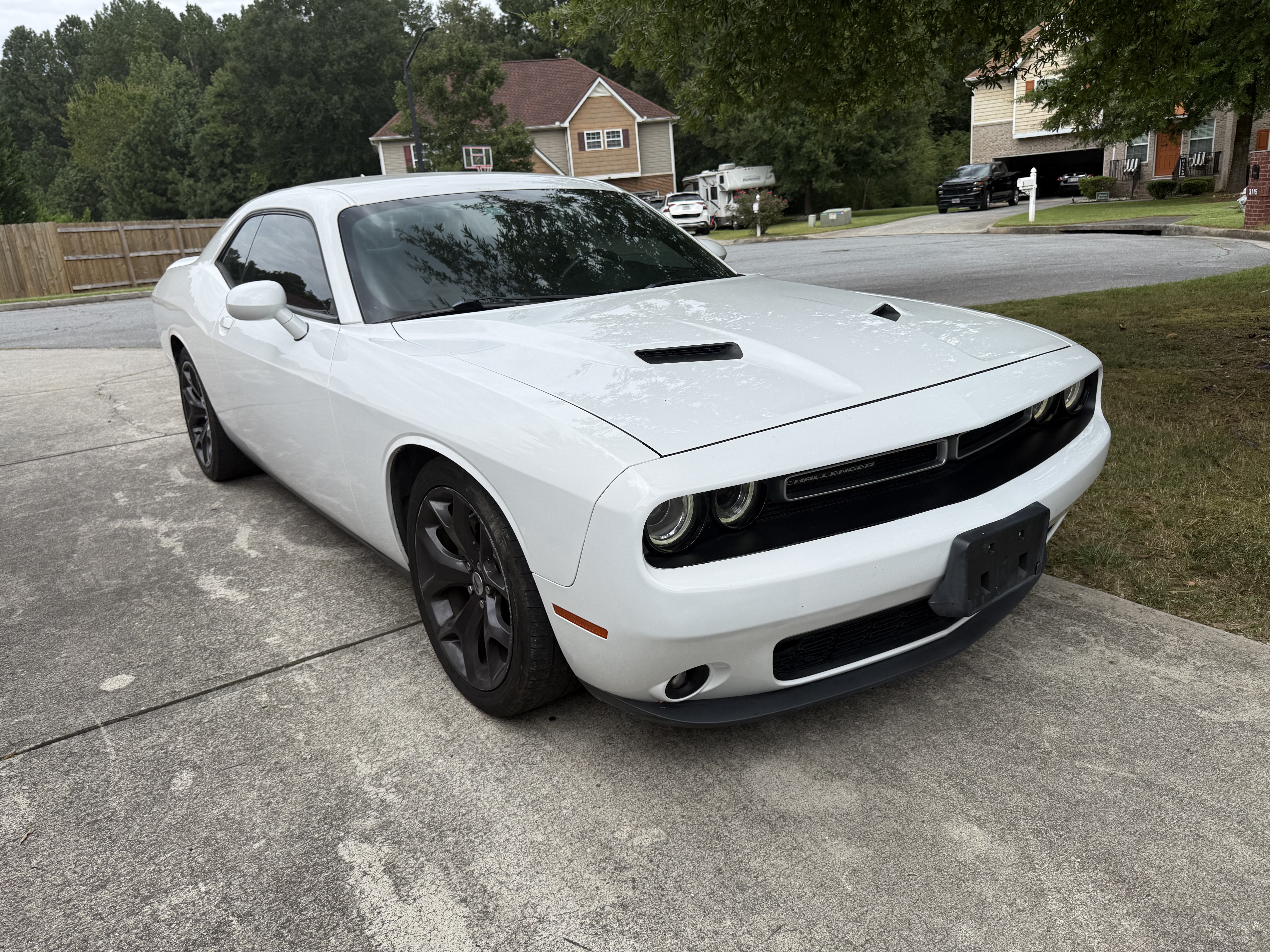 Used 2018 Dodge Challenger SXT Plus RWD image 1