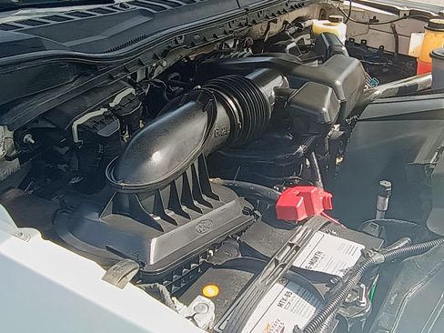 Used 2017 Ford F250 XL w/ Power Equipment Group image 12