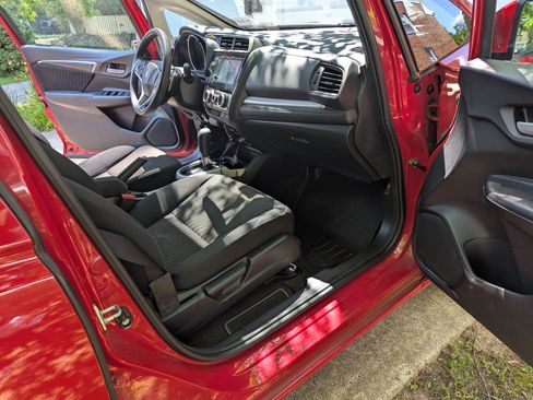 Used 2020 Honda Fit EX image 9
