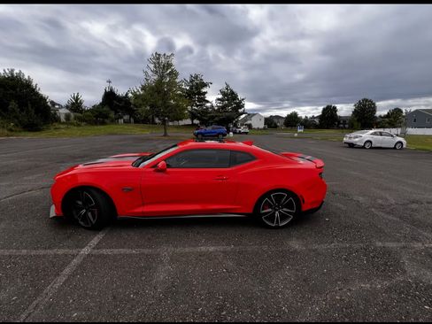 Used 2018 Chevrolet Camaro SS w/ Hot Wheels Edition image 2