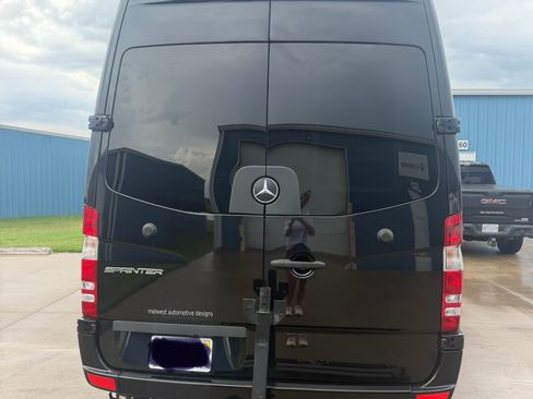 Used 2018 Mercedes-Benz Sprinter 3500 image 6