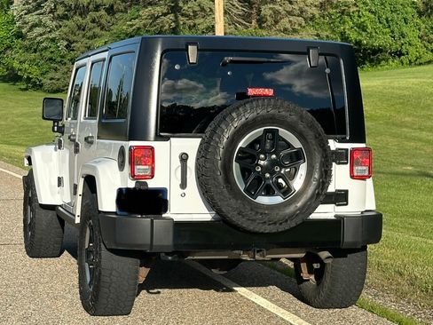 Used 2015 Jeep Wrangler Unlimited Sport AWD/4WD image 2
