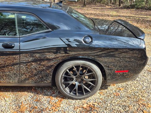 Used 2016 Dodge Challenger R/T Plus image 5