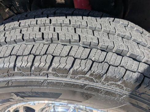 Used 2006 Chevrolet Silverado 2500 LT w/ Heavy-Duty Power Package image 8