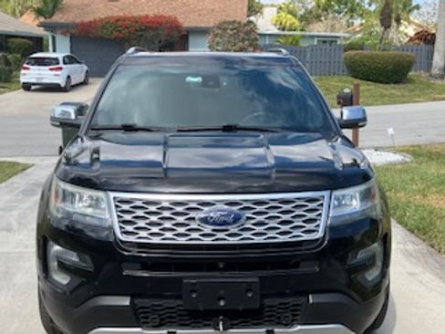Used 2016 Ford Explorer Platinum image 6