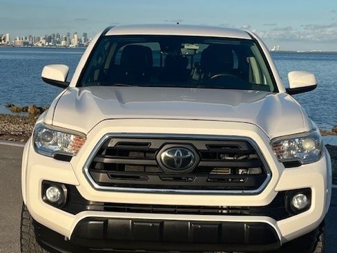 Used 2019 Toyota Tacoma SR5 image 4