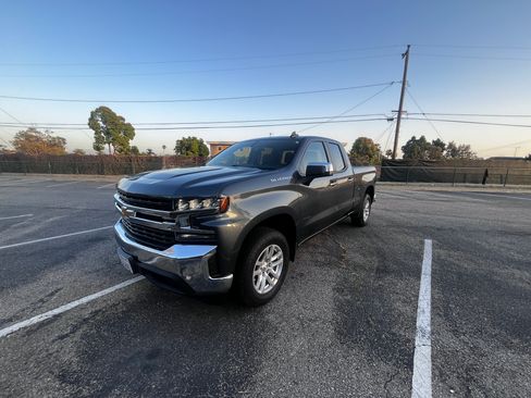 Used 2020 Chevrolet Silverado 1500 LT w/ Trailering Package image 1