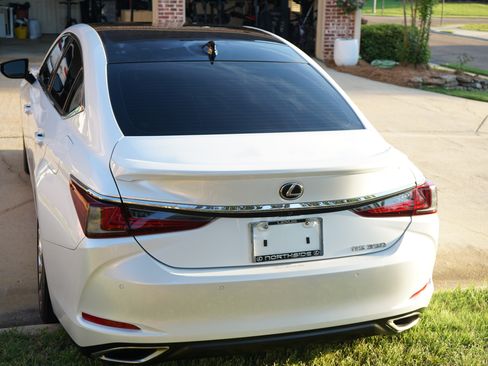 Used 2023 Lexus ES 350 Ultra Luxury w/ Accessory Package (Z2) image 6