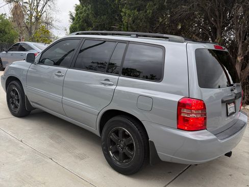 Used 2002 Toyota Highlander Limited image 1