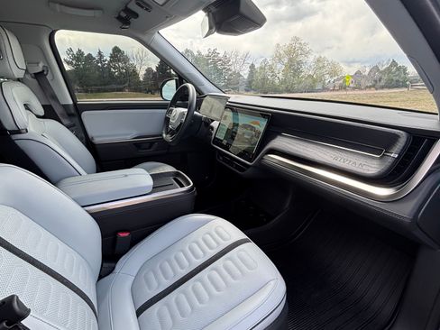 Used 2025 Rivian R1S Adventure AWD/4WD image 16