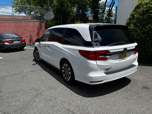Used 2023 Honda Odyssey EX-L image 4
