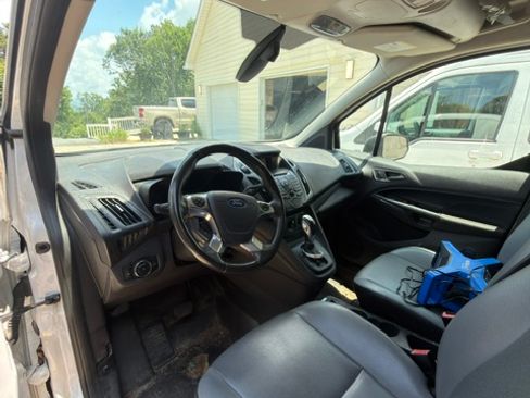 Used 2017 Ford Transit Connect XL FWD image 4