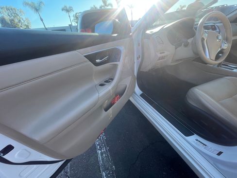 Used 2016 Nissan Altima 2.5 SL w/ 2.5 Technology Package image 16