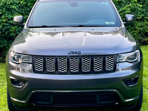 Used 2020 Jeep Grand Cherokee Altitude image 5