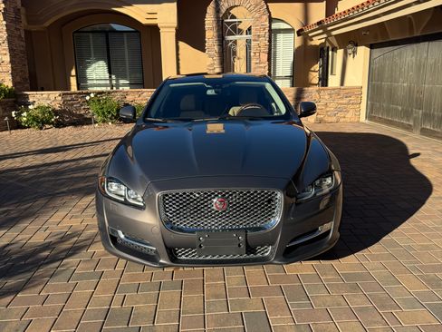 Used 2016 Jaguar XJ L Portfolio image 2