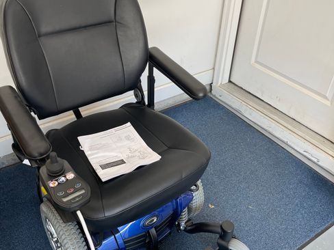 Used 2012 Ford Escape XLS image 16