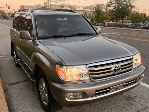 Used 2006 Toyota Land Cruiser image 1