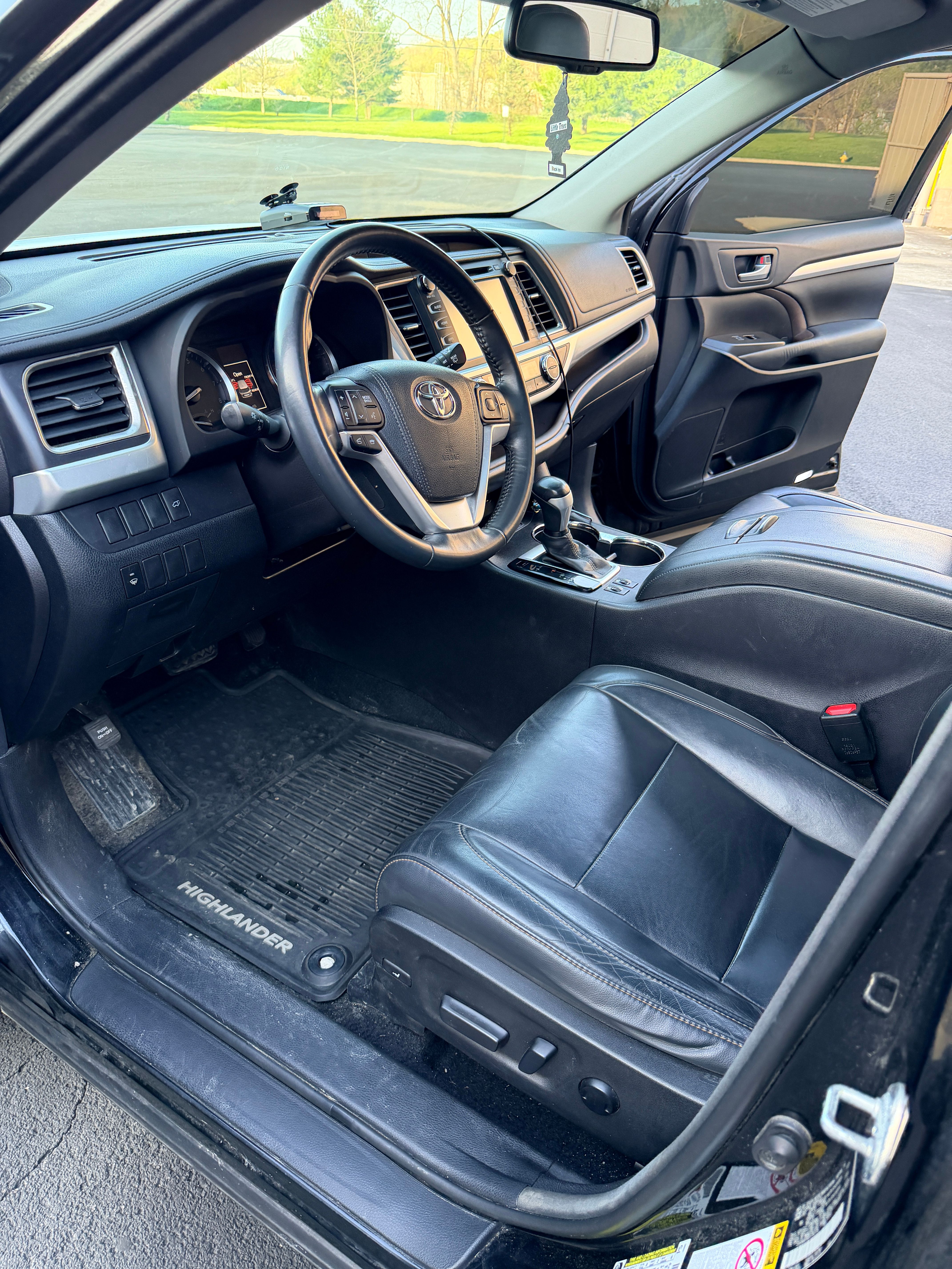 Used 2015 Toyota Highlander XLE AWD/4WD image 6