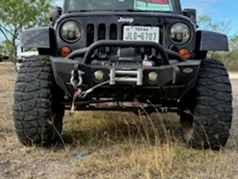 Used 2013 Jeep Wrangler Unlimited Sahara w/ Connectivity Group image 6