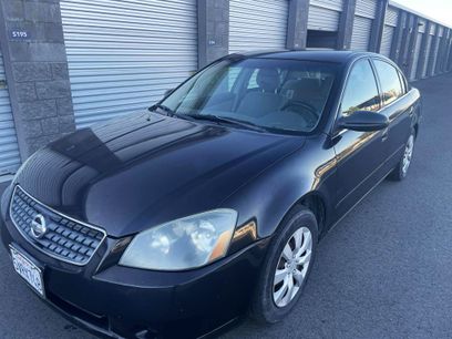 Used 2005 Nissan Altima 2.5 S w/ (S02) Side Airbags Pkg