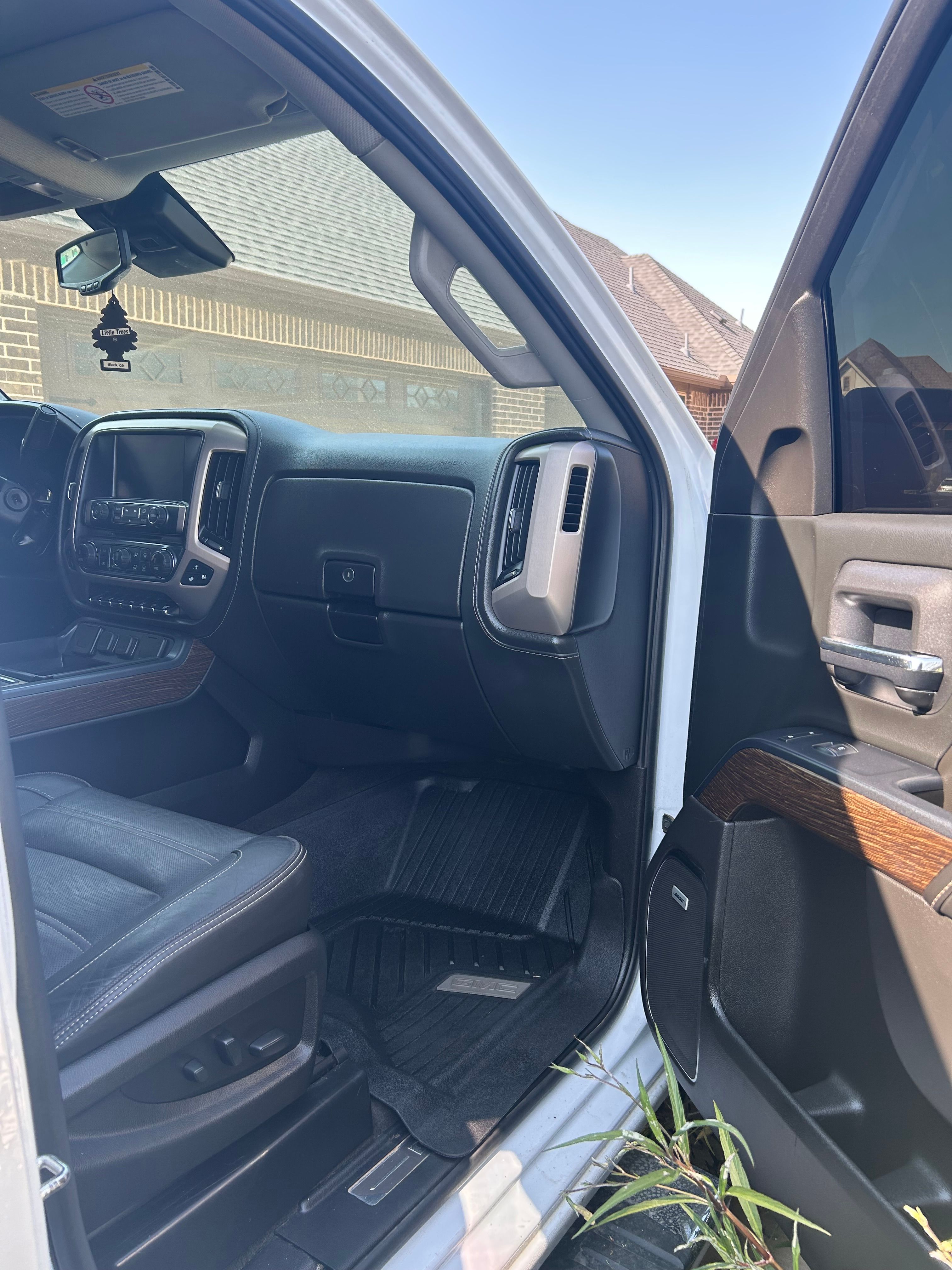 Used 2018 GMC Sierra 2500 Denali w/ Duramax Plus Package AWD/4WD image 16