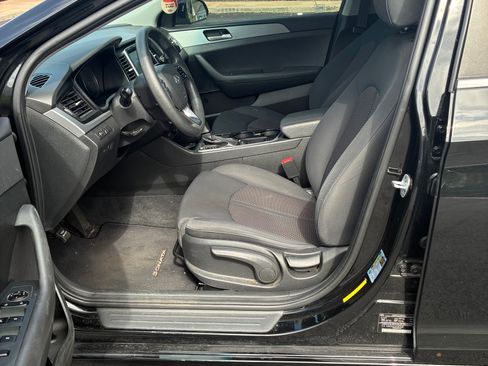Used 2019 Hyundai Sonata SE FWD image 12