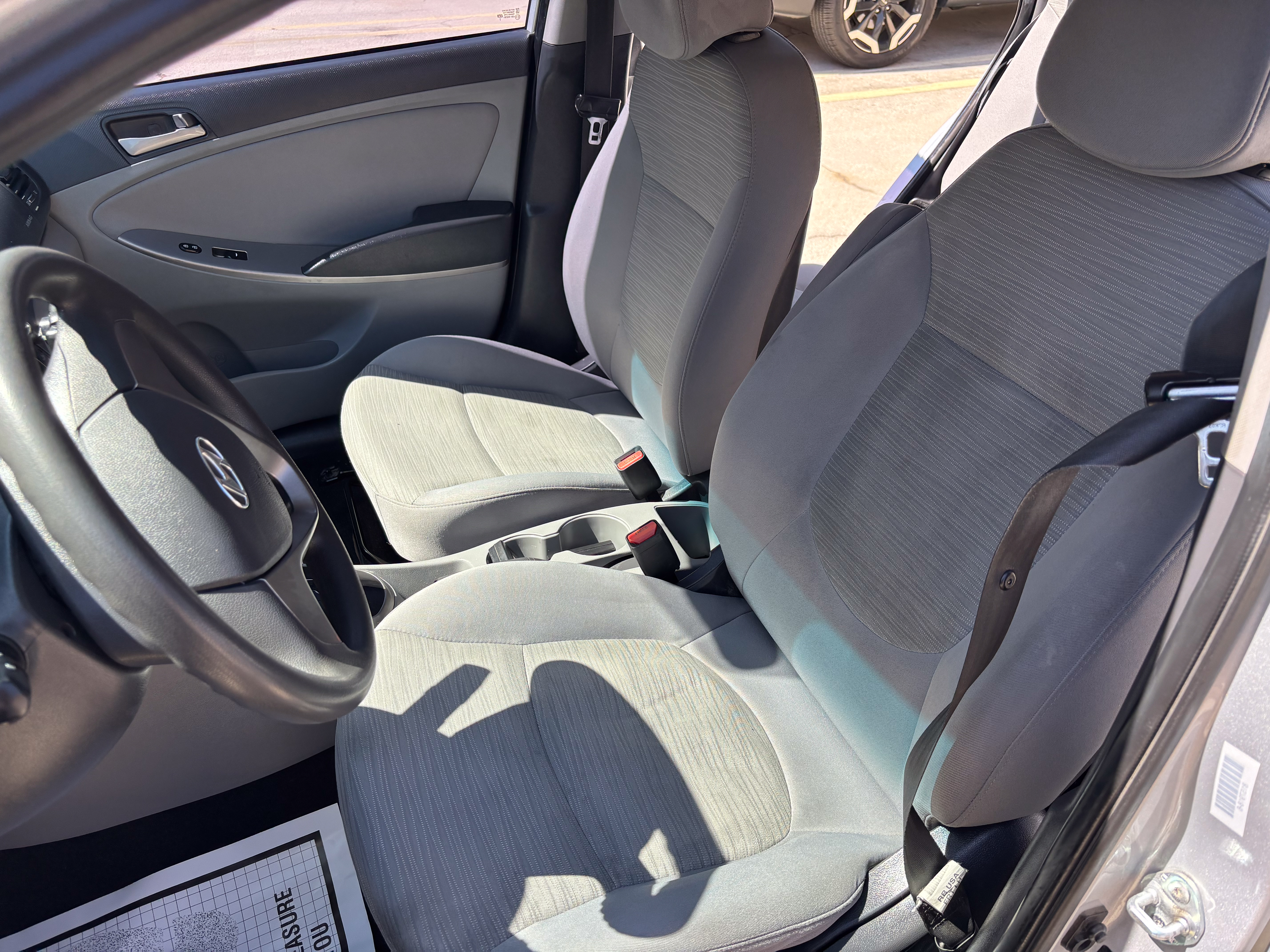Used 2017 Hyundai Accent SE FWD image 4