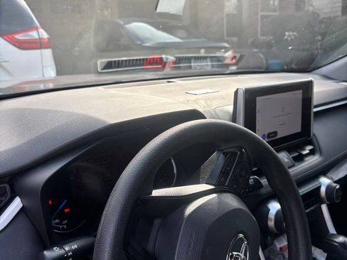 Used 2024 Toyota RAV4 LE image 10